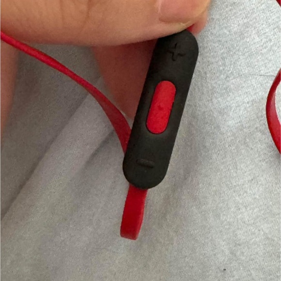 beats powerbeats bluetooth headphones - Picture 3 of 3